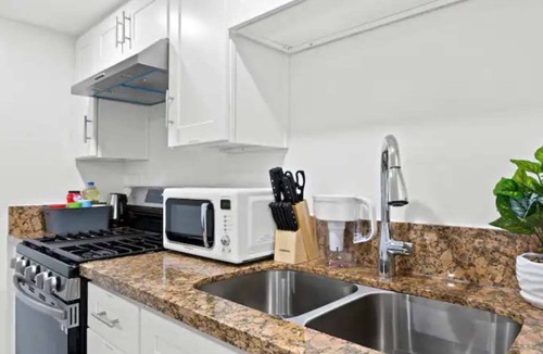 Huntington Park Apartment | The Metro Loft Hideout