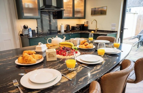 Eastington House | The Nook | Luxury Cotswolds Home | Sleeps 9