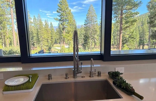 Truckee House | The Northstar Rat Pack Clubhouse