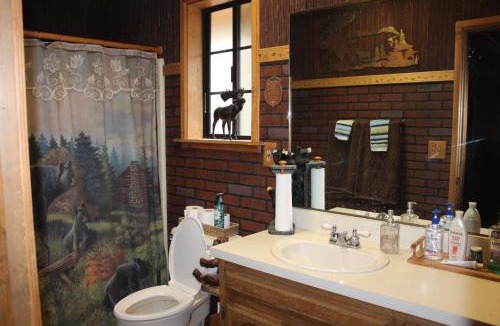 Pine Mountain Club Bed & Breakfast | The Old Bear BnB