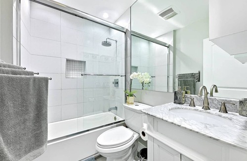 Carthay Circle Villa | The Olympic Pearl Villa