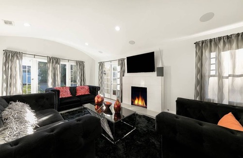 Carthay Circle Villa | The Olympic Pearl Villa