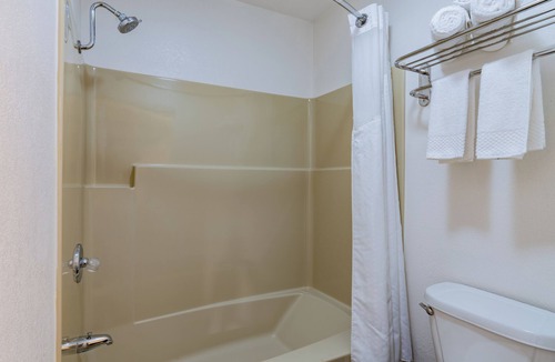 Ukiah Hotel | The Orchard Hotel