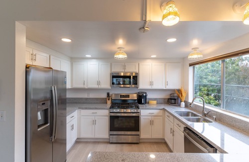 Marina Peninsula Apartment | The Pacific Beachouse