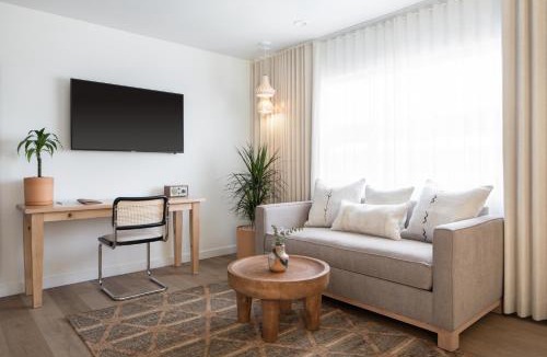Roseville - Fleet Ridge Hotel | The Pearl Hotel