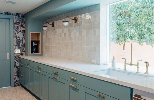 Warm Sands House | The Penguin Cottage: Sapphire Pool- Walk to town