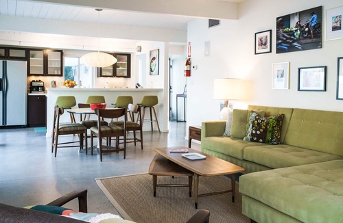 Racquet Club Estates House | The perfect Mid-Century Modern get away!