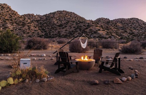 Pioneertown House | The Pioneertown House: A Couples Getaway 20 mins ➔ La Copine