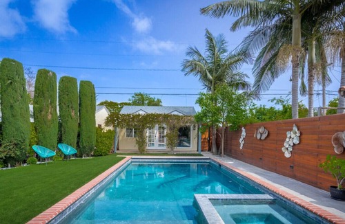 South Wrigley Condo | The Pool House