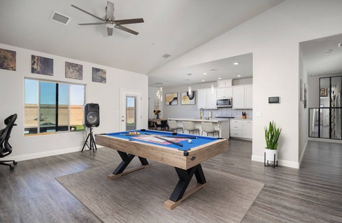 Ridgecrest House | The Premier- 3BD/2BTH Home in Ridgecrest