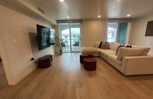 Marina del Rey Apartment | The Quartz Nook - Elegant 1BR Zen garden View Marina Side