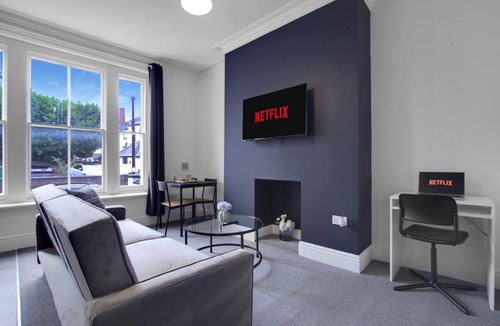 Gloucester Apartment | The Quayside Serviced Apartments | The Lookout