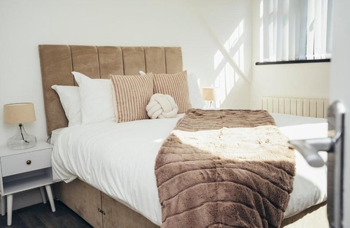 Barrow-on-Trent Apartment | The Queensferry Collection - Residence 7