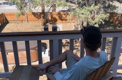 Sugarloaf Cabin | The Raccoon Retreat + Firepit + Spa + BBQ