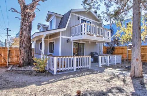 Sugarloaf Villa | The Raccoon Retreat + Firepit + Spa + BBQ