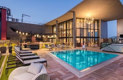 East Village Apartment | The Shift: Stylish 1-BR Apt with AC in Sunny San Diego – Comfort & Convenience!