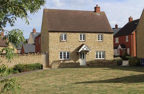 Silverstone House | The Silverstone House
