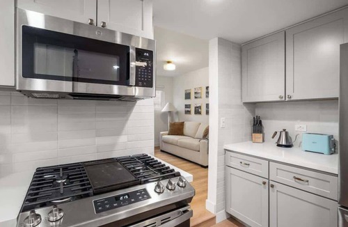 North Redondo Apartment | The South Bay Retreat - 8 Min Drive to the Beach
