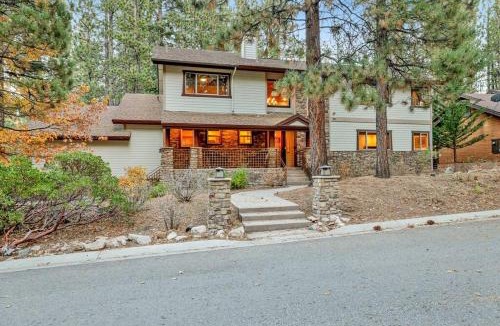 Summit Estates House | The Spa at Winterset- Incredible Resort Estate Chalet- Indoor Hot Tub- Games
