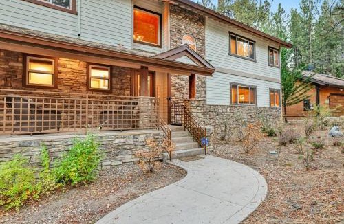 Summit Estates House | The Spa at Winterset- Incredible Resort Estate Chalet- Indoor Hot Tub- Games