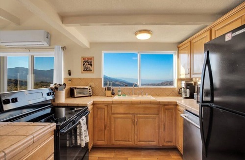 Mountain Center House | The Springcrest Chalet
