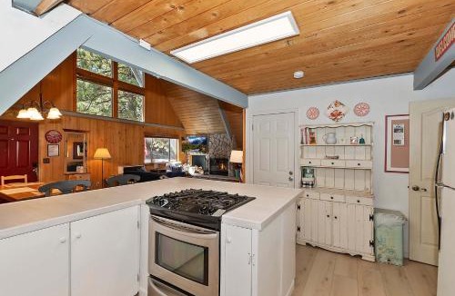 Green Valley Lake House | The Squirrel's Nest - Pet Friendly