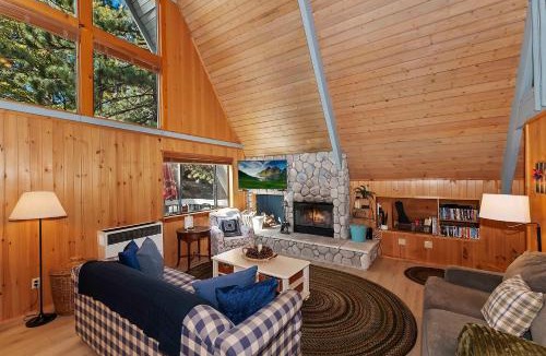 Green Valley Lake House | The Squirrel's Nest - Pet Friendly