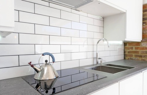 Emsworth Cottage | The Stop - Emsworth - a cottage that sleeps 8 guests in 4 bedrooms