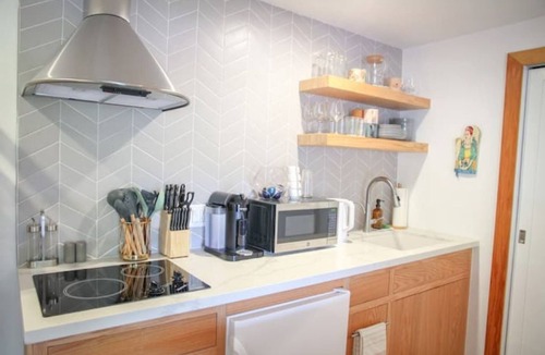 Eagle Rock Apartment | The Suite On York (Private Studio In Eagle Rock)