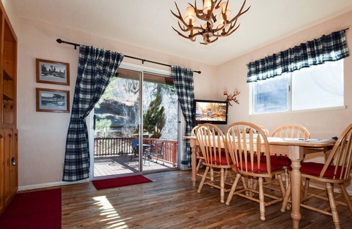 Upper Moonridge House | The Tambay Chateau by Destination Big Bear : Close to Bear Mtn Resort! Forest Views! Game Room!