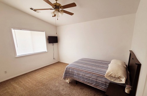 Porterville House | The Villa 232 - 5bedroom/6Beds/2MasterBedrooms/3Bath w/ Pool