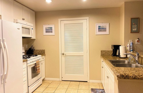 Airport Area Apartment | The Village 5 Mins Walking To Irvine Spectrum