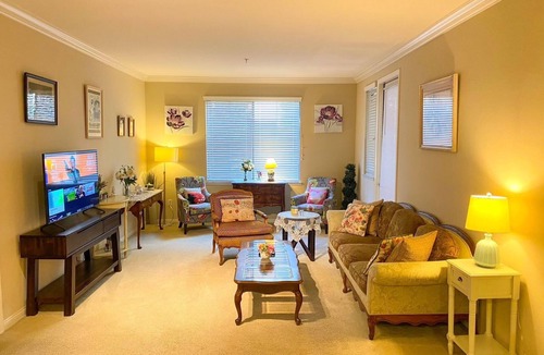 Airport Area Apartment | The Village 5 Mins Walking To Irvine Spectrum