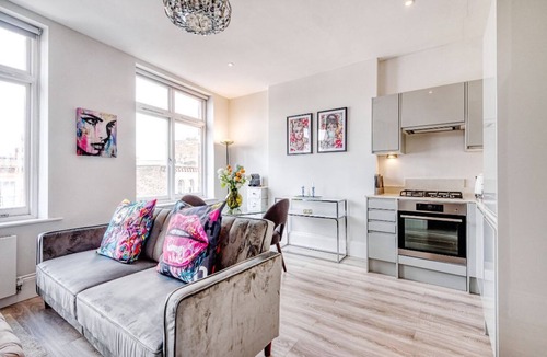 Hampstead Condo | The Village Vixen Hampstead - by Out of Office Lifestyle