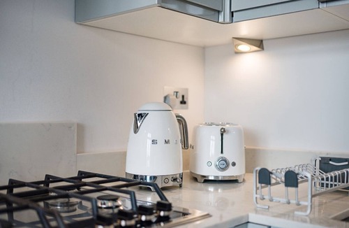 Hampstead Condo | The Village Vixen Hampstead - by Out of Office Lifestyle