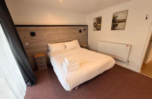 Bedworth Bed & Breakfast | The Waterfront Lodges