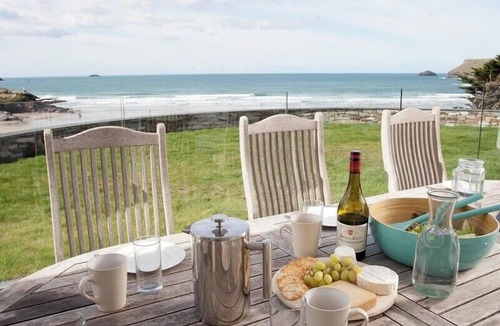 Polzeath Cottage | THE WHITE HOUSE, family friendly, with a garden in Polzeath