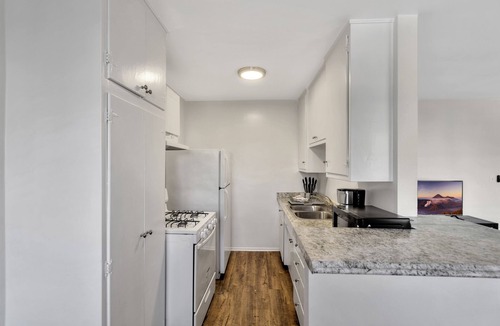 Hollywood Apartment | The Wilcox #5