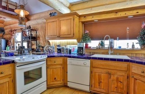 Crestline Cabin | The WIld West Cabin Retreat - a mountain getaway 🏔