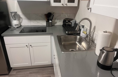 Rohnert Park Apartment | The Wine Barrel Studio -Charming studio in adorable Rohnert Park with WiFi