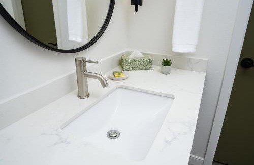 Willits Hotel | The Woodrose- NEWLY RENOVATED