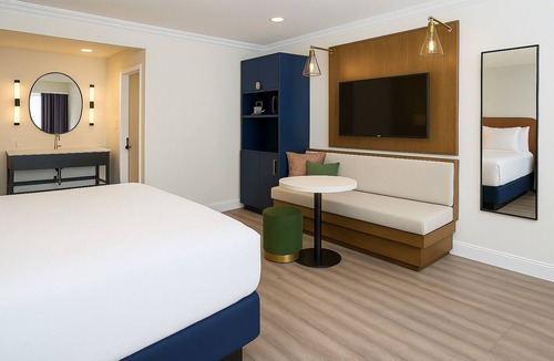 Willits Hotel | The Woodrose