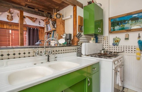 Eagle Rock House | The Writers Retreat away from traffic