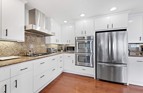 Corona del Mar House | This house is a 3 bedroom(s), 2.5 bathrooms, located in Newport Beach, CA.