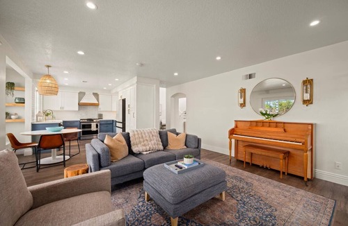 Mission Viejo House | This house is a 4 bedroom(s), 3 bathrooms, located in Mission Viejo, CA.