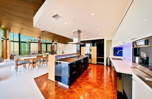 Hollywood Hills House | This house is a 5 bedroom(s), 5 bathrooms, located in Los Angeles, CA.