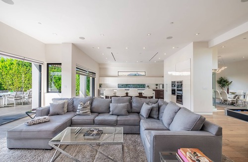 Greater Wilshire - Hancock Park House | This is new construction, 4,100 sqf house with 5 spacious bedrooms