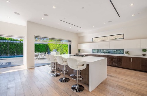Greater Wilshire - Hancock Park House | This is new construction, 4,100 sqf house with 5 spacious bedrooms
