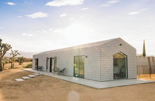 Pioneertown House | This listing is for the Casita only