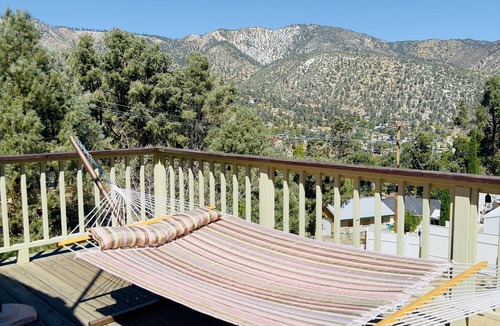 Frazier Park Villa | This mountain cabin is perfect for appreciating music and nature.